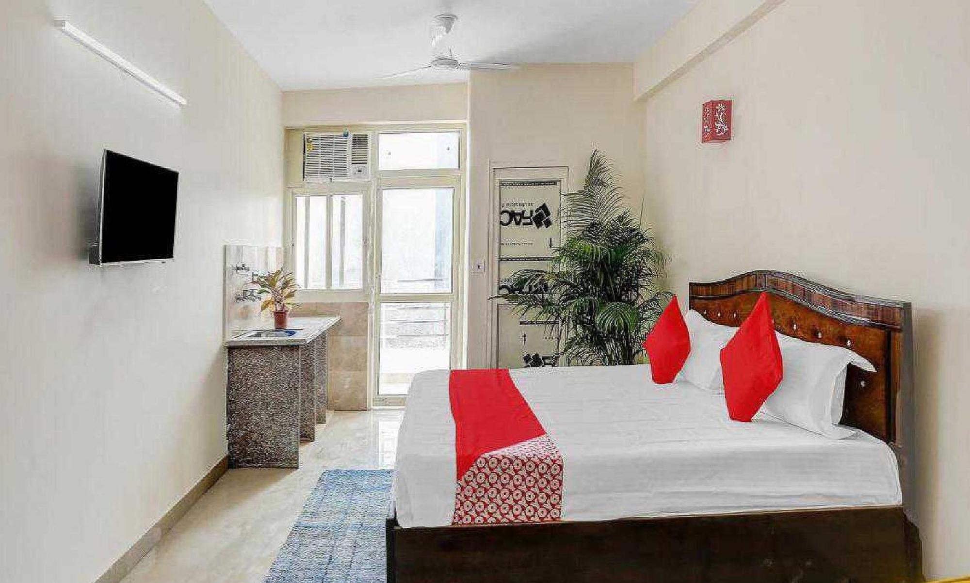 Hotel O Krishna Orchid Near Noida Sector 81 Metro Station Esterno foto