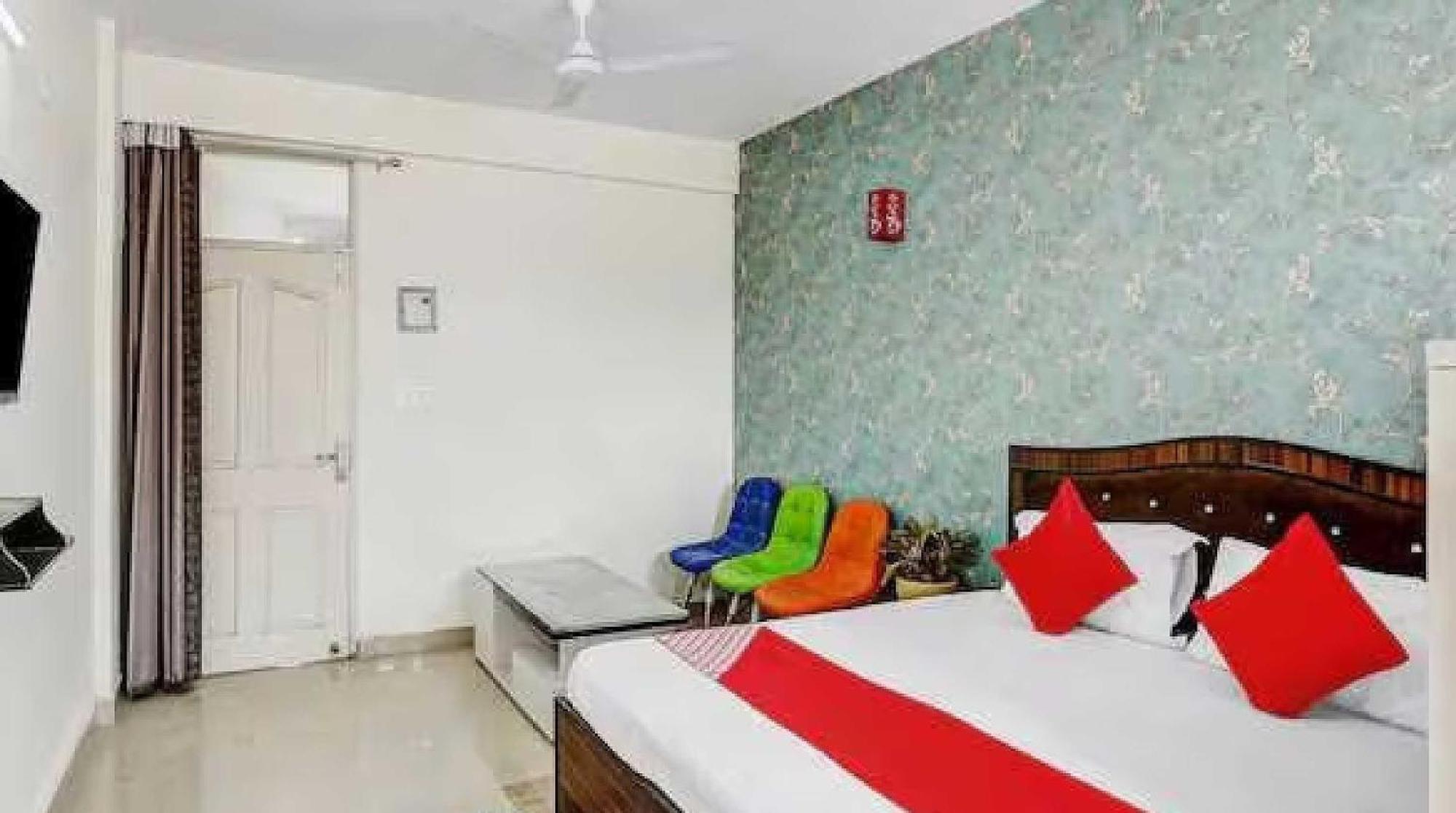 Hotel O Krishna Orchid Near Noida Sector 81 Metro Station Esterno foto