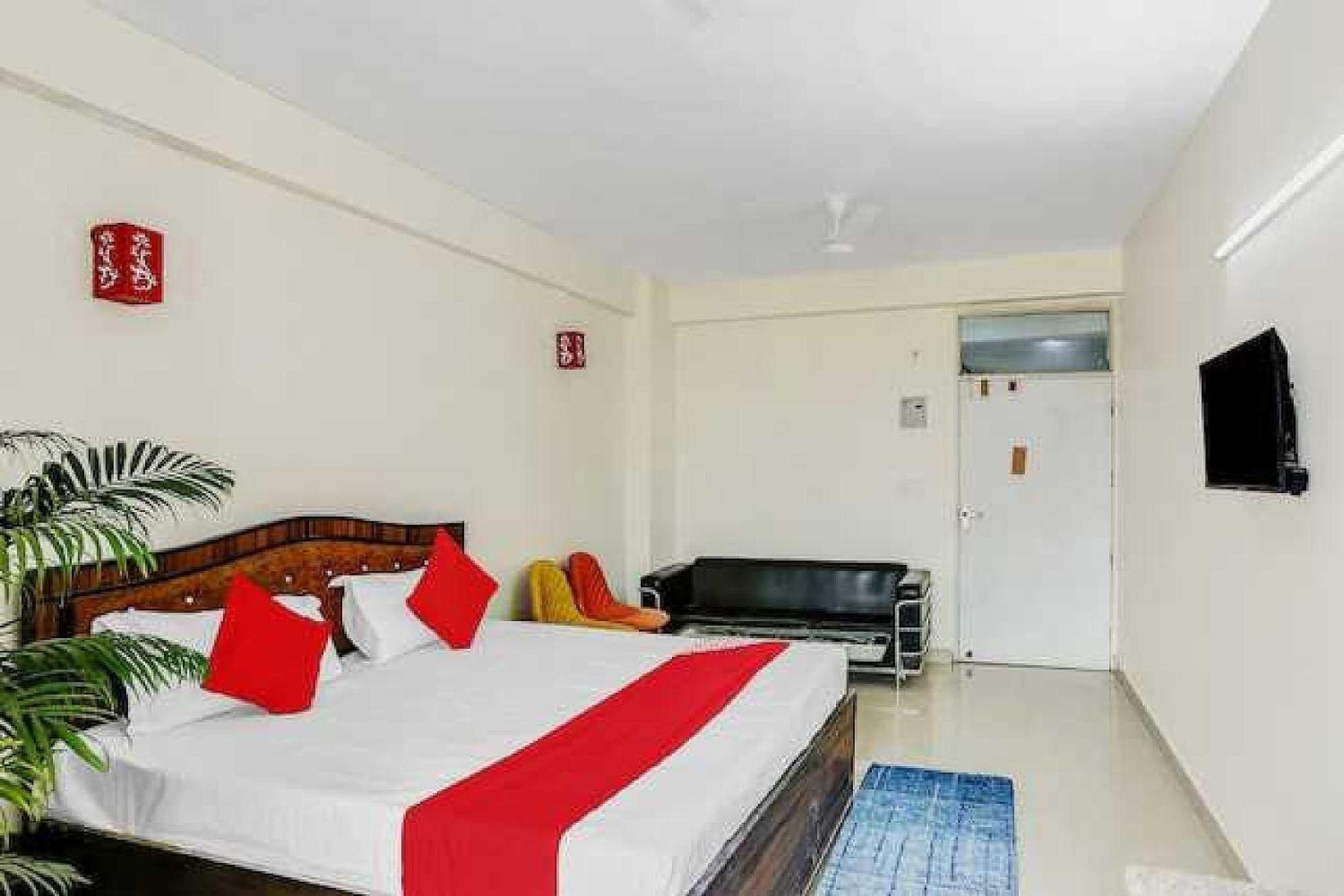 Hotel O Krishna Orchid Near Noida Sector 81 Metro Station Esterno foto