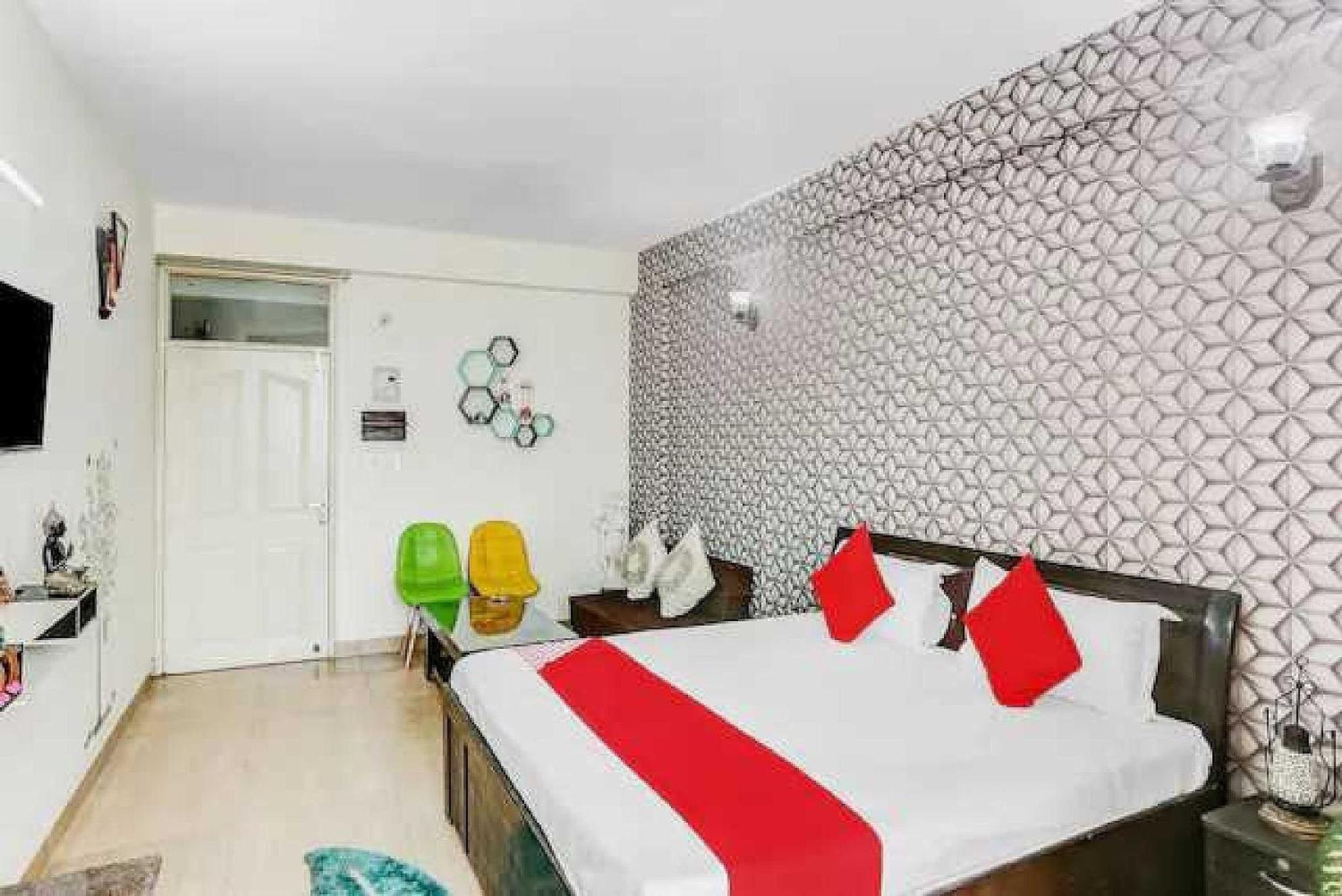 Hotel O Krishna Orchid Near Noida Sector 81 Metro Station Esterno foto